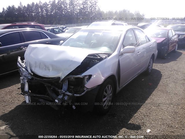 4T1BE32K44U378133 - 2004 TOYOTA CAMRY LE/XLE/SE 银色 照片 2