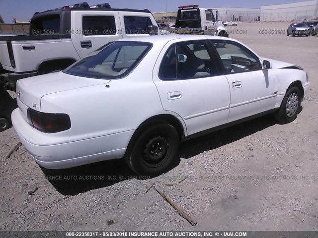 4T1BG12K0TU916260 - 1996 TOYOTA CAMRY DX/LE/XLE WHITE photo 4