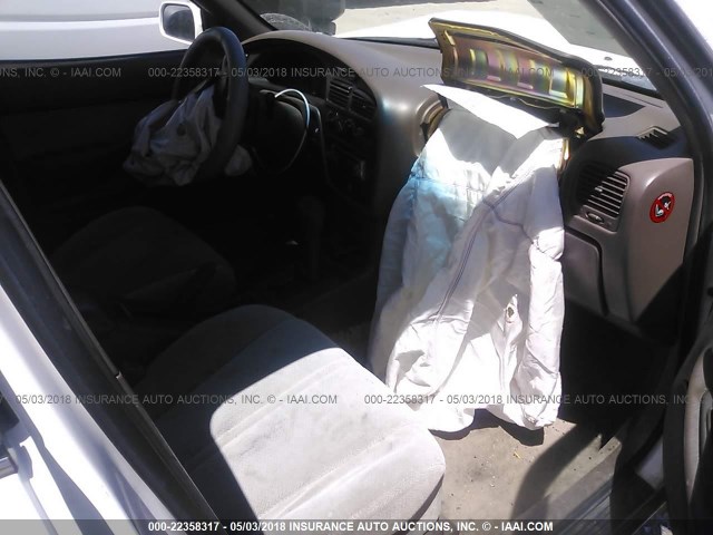 4T1BG12K0TU916260 - 1996 TOYOTA CAMRY DX/LE/XLE WHITE photo 5