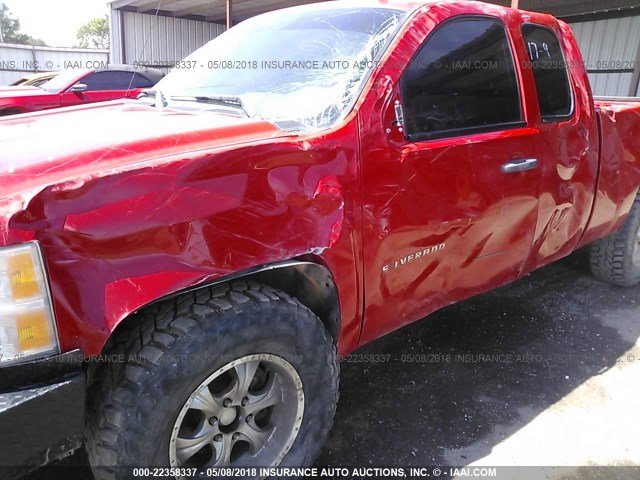 1GCRKSE35BZ330019 - 2011 CHEVROLET SILVERADO K1500 LT RED photo 6