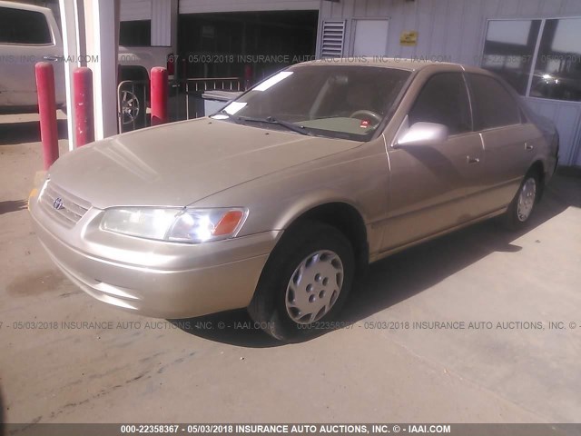 JT2BG22K4X0315143 - 1999 TOYOTA CAMRY LE/XLE GOLD photo 2