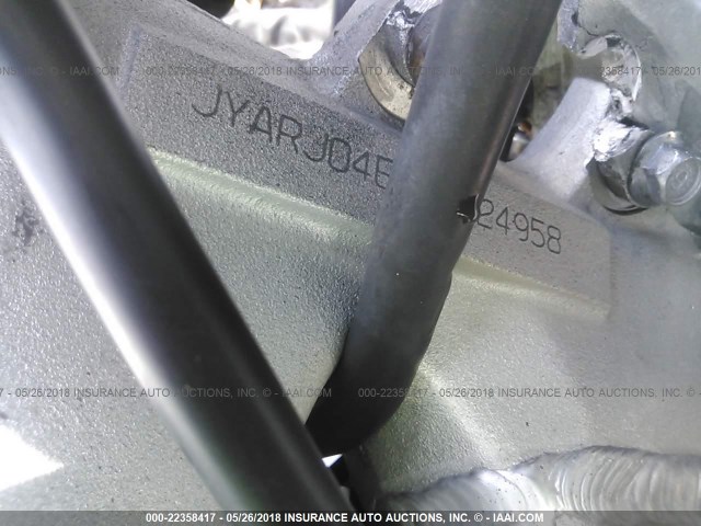 JYARJ04E52A024958 - 2002 YAMAHA YZFR6 L WHITE photo 10