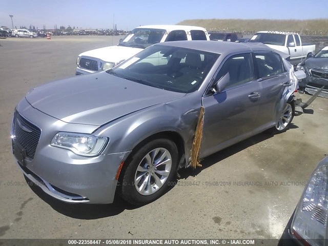 2C3CCAAG0FH920712 - 2015 CHRYSLER 300 LIMITED SILVER photo 2