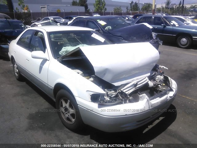 JT2BG22K3X0358002 - 1999 TOYOTA CAMRY LE/XLE Սպիտակ լուսանկար 1
