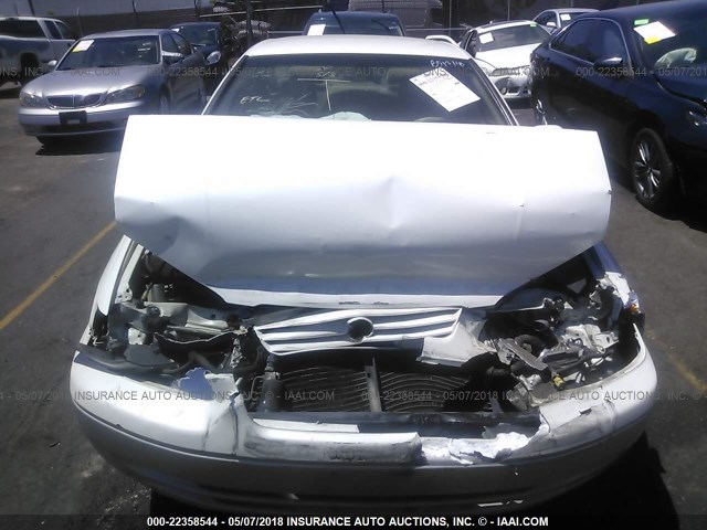 JT2BG22K3X0358002 - 1999 TOYOTA CAMRY LE/XLE Սպիտակ լուսանկար 6