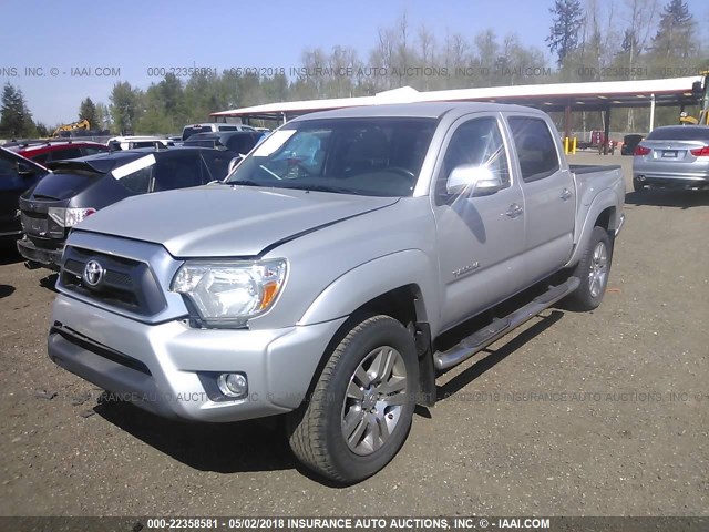 3TMLU4EN9DM119035 - 2013 TOYOTA TACOMA DOUBLE CAB SILVER photo 2