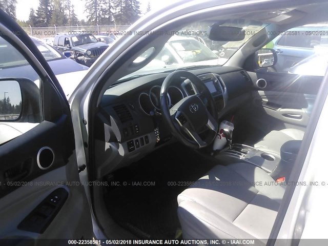 3TMLU4EN9DM119035 - 2013 TOYOTA TACOMA DOUBLE CAB ვერცხლისფერი ფოტო 5