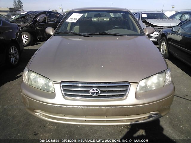 JT2BG22K610552031 - 2001 TOYOTA CAMRY CE/LE/XLE 金色 照片 6
