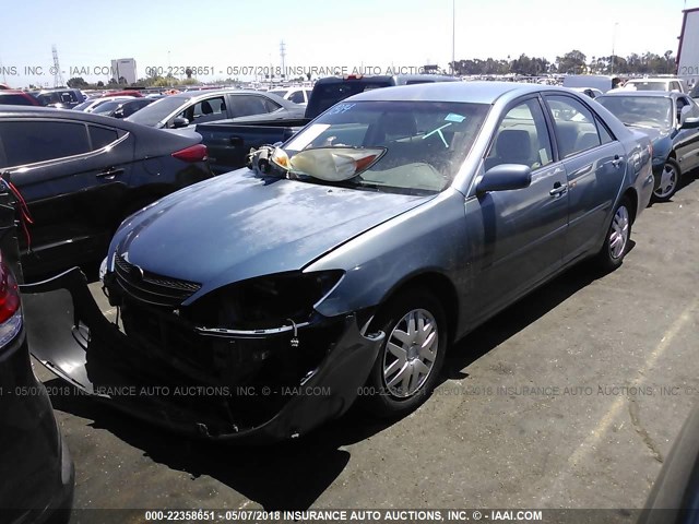 4T1BE32K23U700721 - 2003 TOYOTA CAMRY LE/XLE/SE BLUE photo 2