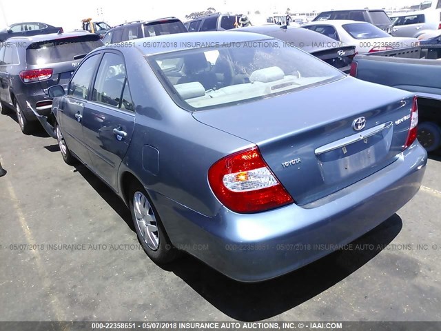 4T1BE32K23U700721 - 2003 TOYOTA CAMRY LE/XLE/SE BLUE photo 3