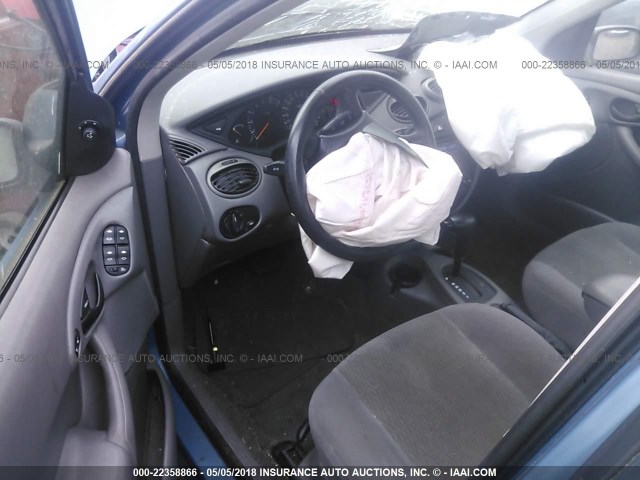 1FAFP34331W245603 - 2001 FORD FOCUS SE/SE SPORT BLUE photo 5