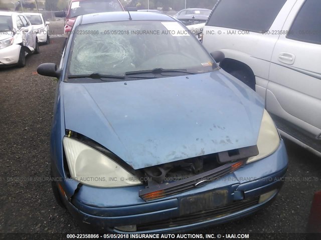 1FAFP34331W245603 - 2001 FORD FOCUS SE/SE SPORT BLUE photo 6