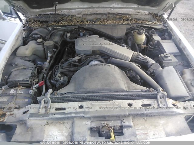 1LNLM81W3RY720101 - 1994 LINCOLN TOWN CAR EXECUTIVE WHITE photo 10