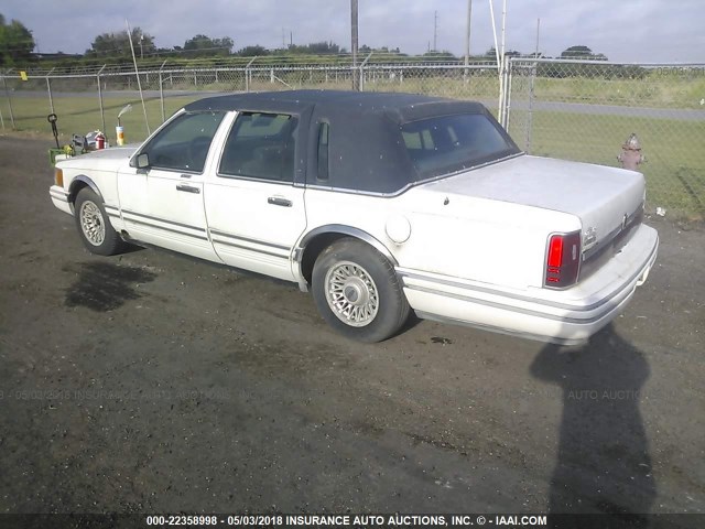 1LNLM81W3RY720101 - 1994 LINCOLN TOWN CAR EXECUTIVE WHITE photo 3