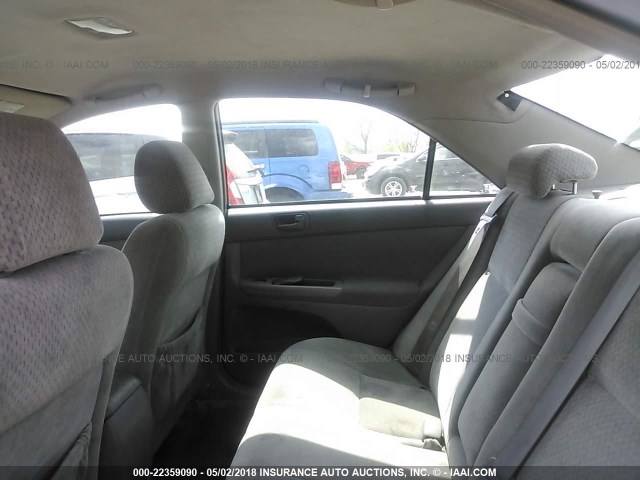 4T1BE32KX4U272155 - 2004 TOYOTA CAMRY LE/XLE/SE თეთრი ფოტო 8