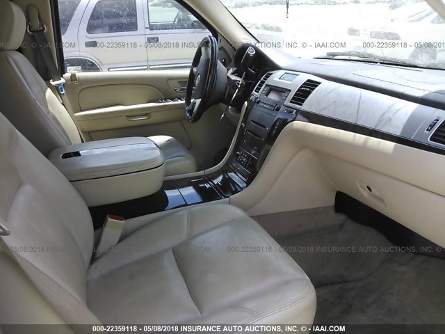 1GYFK63867R134911 - 2007 CADILLAC ESCALADE LUXURY WHITE photo 5