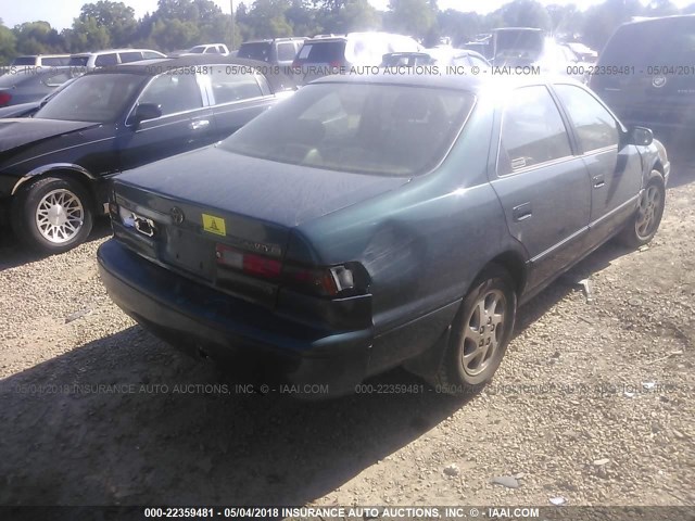4T1BF22K9VU902093 - 1997 TOYOTA CAMRY CE/LE/XLE GREEN photo 4