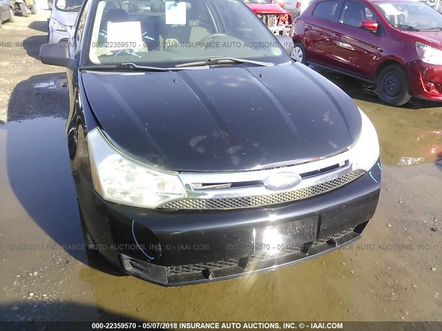 1FAHP32N68W245005 - 2008 FORD FOCUS S/SE BLACK photo 6