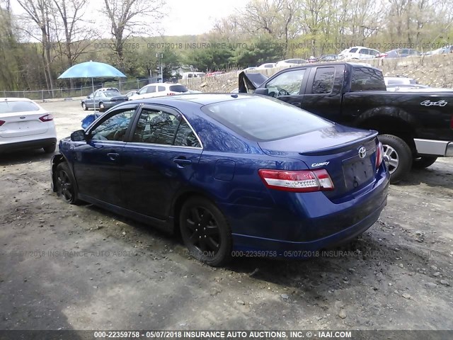 4T1BF3EK2AU566542 - 2010 TOYOTA CAMRY SE/LE/XLE BLUE photo 3