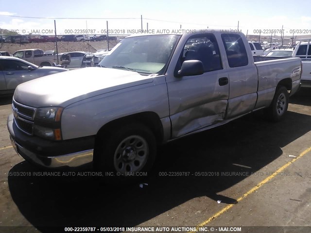 1GCEC19X37Z100876 - 2007 CHEVROLET SILVERADO C1500 CLASSIC SILVER photo 2