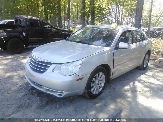 1C3CC5FD4AN196934 - 2010 CHRYSLER SEBRING LIMITED SILVER photo 2