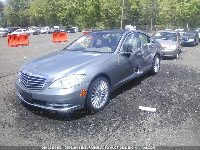 WDDNG8GBXAA339230 - 2010 MERCEDES-BENZ S 550 4MATIC GRAY photo 2