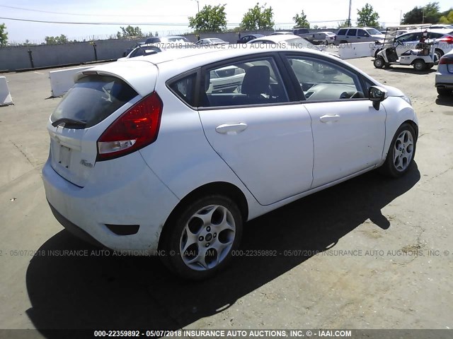 3FADP4FJXCM106662 - 2012 FORD FIESTA SES WHITE photo 4