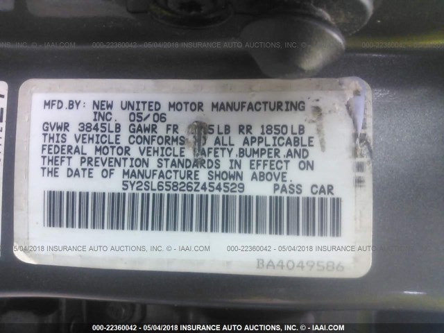 5Y2SL65826Z454529 - 2006 PONTIAC VIBE GRAY photo 9