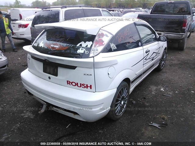 1FAFP31NX6W217164 - 2006 FORD FOCUS ZX3 WHITE photo 4