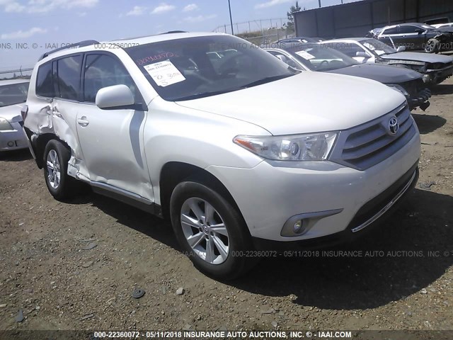 5TDZK3EH5DS131266 - 2013 TOYOTA HIGHLANDER PLUS/SE WHITE photo 1