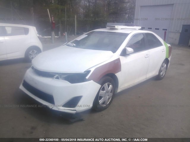 4T1BD1FK3EU102285 - 2014 TOYOTA CAMRY HYBRID/LE/XLE 白色 照片 2