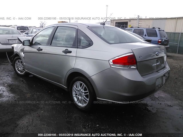 1FAHP35N78W245669 - 2008 FORD FOCUS SE/SEL/SES GRAY photo 3