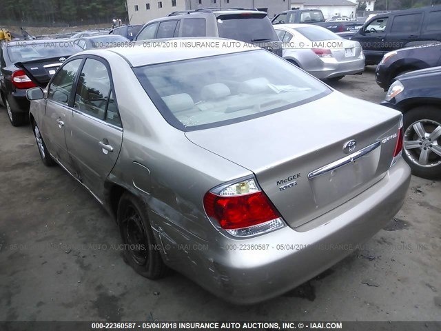 4T1BE32K45U960217 - 2005 TOYOTA CAMRY LE/XLE/SE ოქროსფერი ფოტო 3