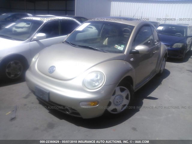 3VWDD21C11M476697 - 2001 VOLKSWAGEN NEW BEETLE GLX 金色 照片 2