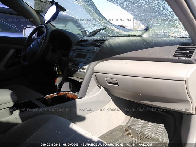 4T1BE46K48U205377 - 2008 TOYOTA CAMRY CE/LE/XLE/SE SILVER photo 5