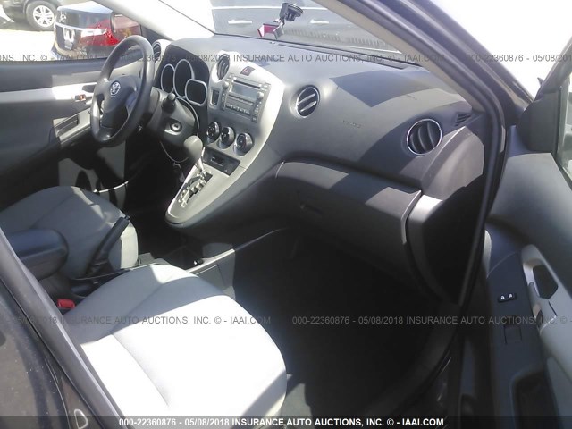 2T1KU40EX9C014250 - 2009 TOYOTA COROLLA MATRIX  GRAY photo 5