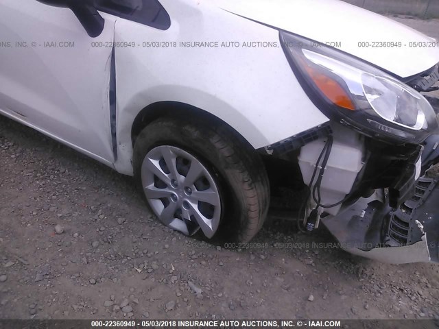 KNADM4A35G6544651 - 2016 KIA RIO LX WHITE photo 6