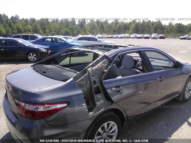 4T1BF1FK7GU203536 - 2016 TOYOTA CAMRY LE/XLE/SE/XSE 灰色 照片 6