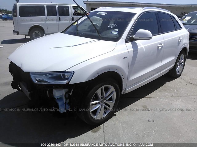 WA1BCCFS0JR019410 - 2018 AUDI Q3 PREMIUM WHITE photo 2