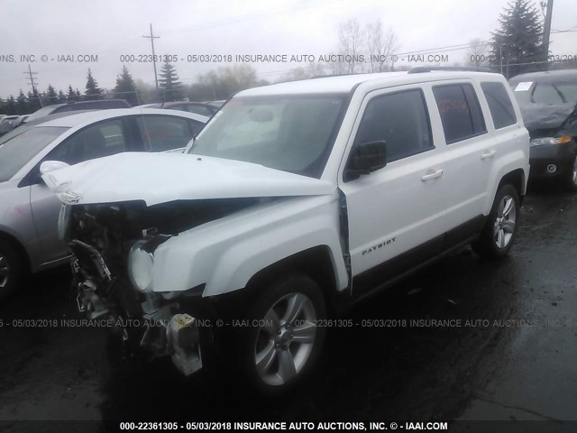 1C4NJPFB6FD264555 - 2015 JEEP PATRIOT LATITUDE WHITE photo 2