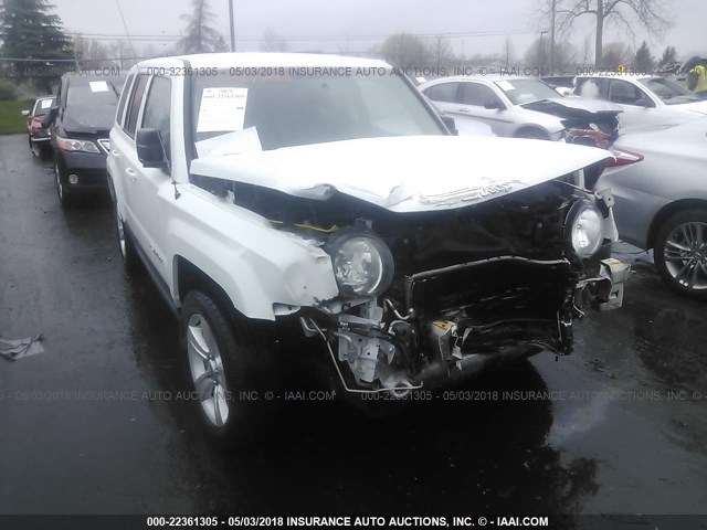 1C4NJPFB6FD264555 - 2015 JEEP PATRIOT LATITUDE WHITE photo 6