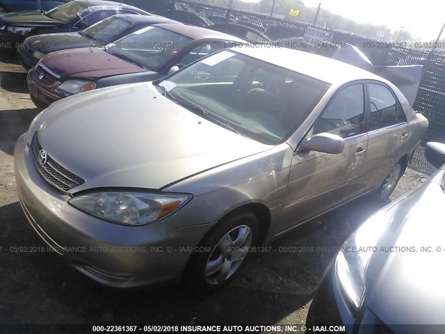 4T1BE32K72U539927 - 2002 TOYOTA CAMRY LE/XLE/SE ოქროსფერი ფოტო 2