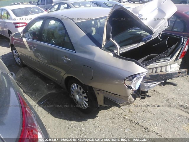 4T1BE32K72U539927 - 2002 TOYOTA CAMRY LE/XLE/SE ოქროსფერი ფოტო 3