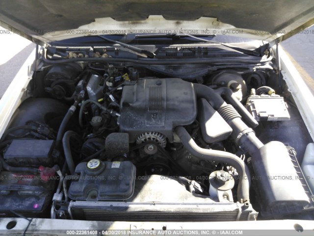 2MEFM74W95X648823 - 2005 MERCURY GRAND MARQUIS GS 白色 照片 10