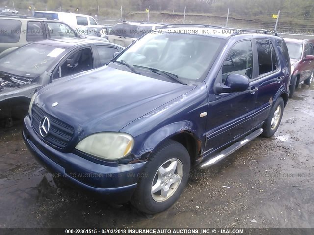 4JGAB54E2YA199832 - 2000 MERCEDES-BENZ ML 320 Dark Blue photo 2