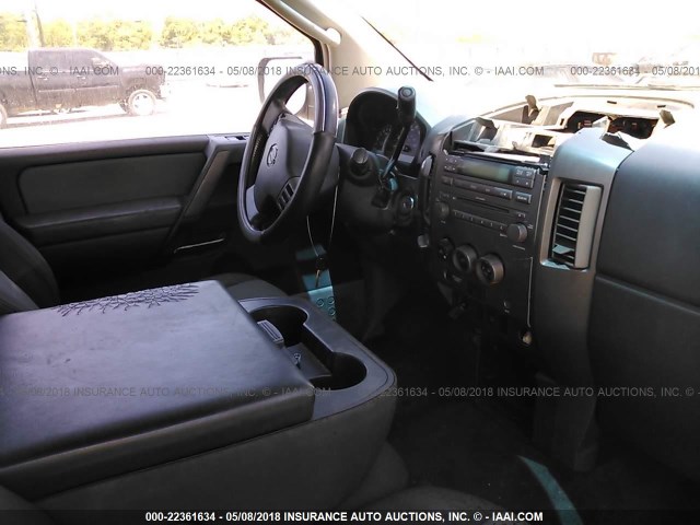 1N6AA07B04N535960 - 2004 NISSAN TITAN XE/SE/LE GRAY photo 5