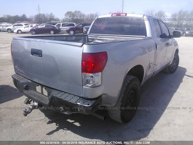 5TFRV54128X056260 - 2008 TOYOTA TUNDRA DOUBLE CAB/DOUBLE CAB SR5 SILVER photo 4