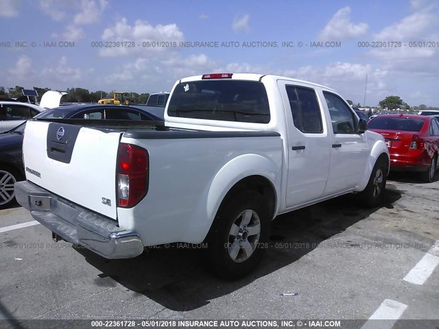 1N6AD07UX9C423372 - 2009 NISSAN FRONTIER CREW CAB SE/LE/NISMO WHITE photo 4