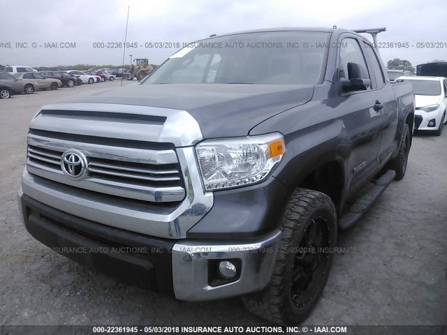 5TFRM5F19GX099105 - 2016 TOYOTA TUNDRA DOUBLE CAB SR/SR5 GRAY photo 2