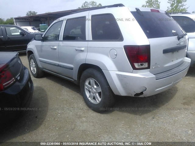 1J8GS48K27C569679 - 2007 JEEP GRAND CHEROKEE LAREDO/COLUMBIA/FREEDOM SILVER photo 3